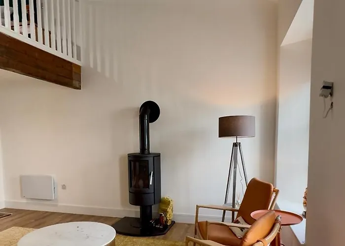 Apartment Egan's Bar